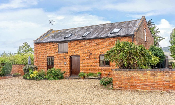 Mangotsfield Casa | Maple Cottage - Rural Charm & Cotswold Views