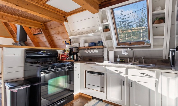 South Haven Cabina | Maple Haven, A-frame cabin, Beach Access
