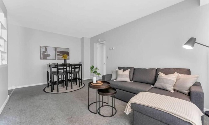 Maple Heights Apartamento | Maple Heights Getaway