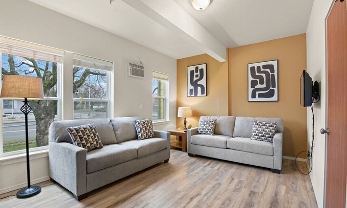 West Central Apartamento | Maple Manor Urban Retreat