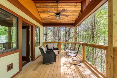 Marshall Otro | Maple Treehouse Cabin - Rustic Luxury Near Asheville
