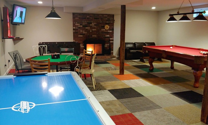 North Conway Casa | Maple View House, 3 chimeneas, sauna, sala de juegos, 4 salas de estar, 4 televisores, parrilla