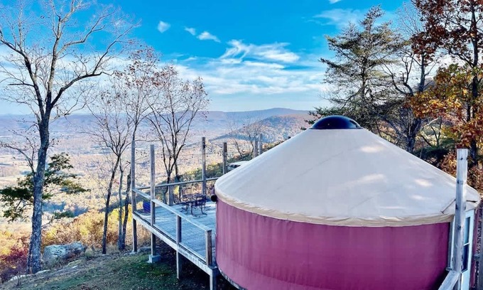 Rising Fawn Casa | Beautiful mountain side yurt