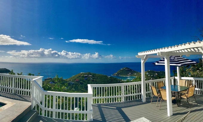 Monte Villa | Impresionantes vistas al mar y una increíble brisa caribeña en esta villa