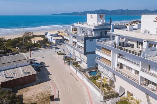 Mariscal Apartamento | Mar de Fora 205 – Lindíssima Cobertura Duplex - Piscina no Condomínio - 100 Metros da Praia de Mariscal.