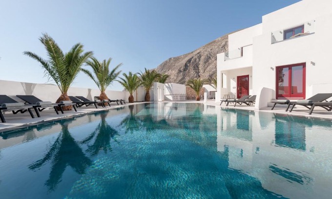 Kamari Hotel | MAR n MAR CROWN HOTEL-SUITES