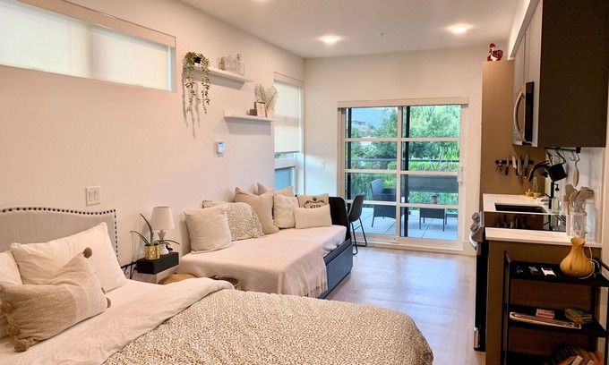 South Pandosy Condominio | Mara at Pandosy Village