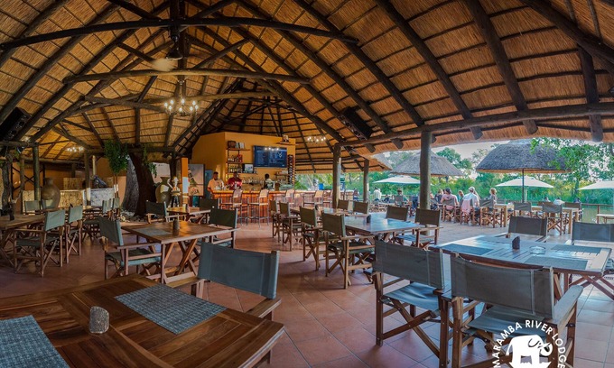 Livingstone Cabina | Maramba River Lodge