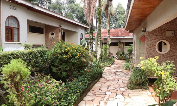 Rombo Cabina | Marangu Summit Lodge