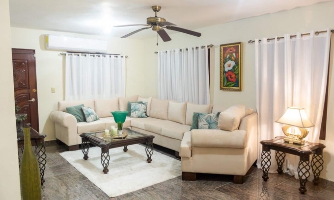 Ensanche Miramar Casa | Hospedaje de Marant
