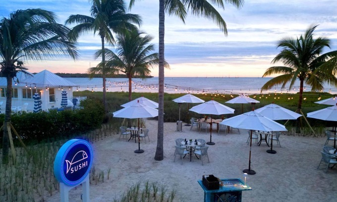 Marathon Apartamento | Marathon Beachfront | 2 Queens + Veranda
