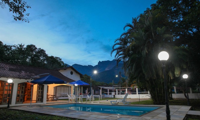 Guapimirim Casa | Maravilhosa Casa com Lazer Completo: Piscina, Rio, Salão de Jogos, Quadra e Mais