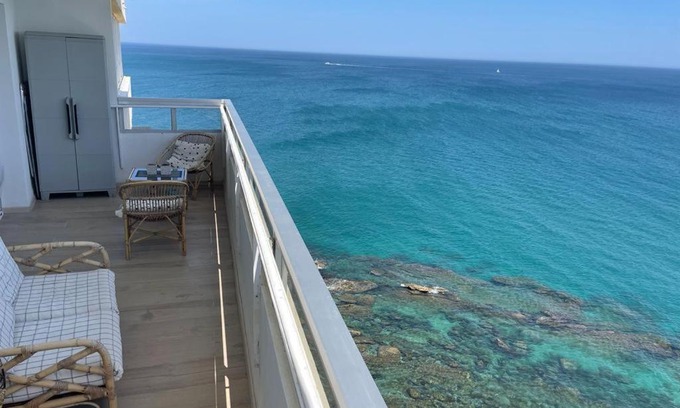 Cabrita Apartamento | Maravilloso apartamento en primera línea de playa.