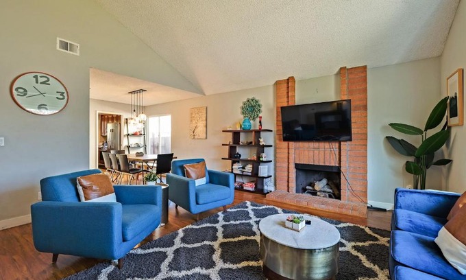 Ardenwood Casa | @ Marbella Lane - 4BR Home Away From Home Ldry