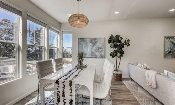 Edgemar - Pacific Manor Casa | @ Marbella Lane - Modern 3BR Home w/ Ocean Views
