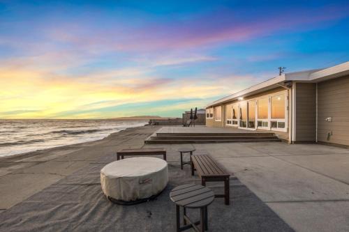 Sharp Park Casa | # Marbella Lane-Oceanfront Retreat - Stunning View