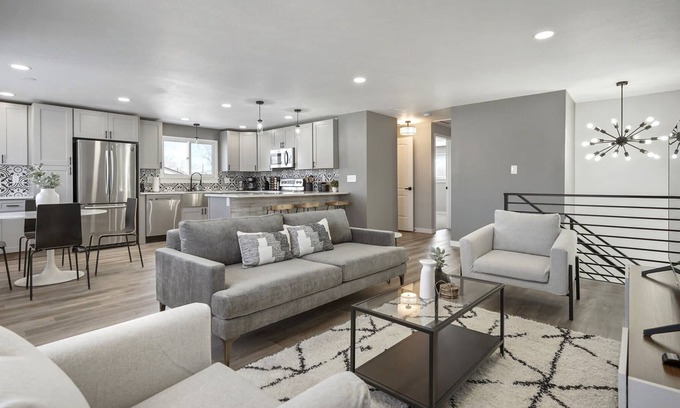 Highlands Casa | @ Marbella Lane - Serene 4BR Getaway in Arvada