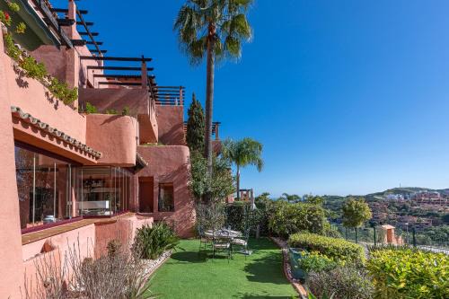 Ojen Apartamento | Marbella Oasis, Pool, Garden, Golf, Tennis, Padel, Gym, Sauna