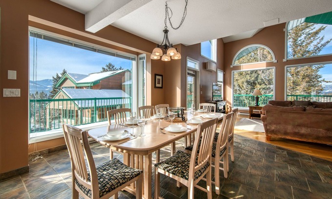 East Kootenay Casa | Marble Canyon 3 Bedroom Premium Townhome: Unit 102P1