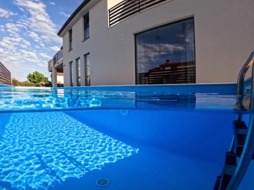 Vrvari Apartamento | MarCante - designer, romantic pool view Suite