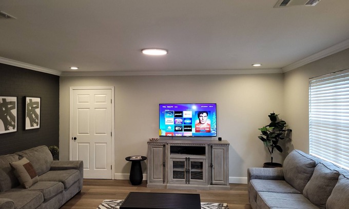 Mobile Casa | Mardi Gras Visitors Are Welcome! 3 Bedrms / 4 Beds. 1.5 Ba. Spacious