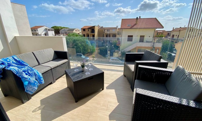 Torre Grande Apartamento | Mare Dentro - Modern Apartment with Terrace for Families Near the Beach