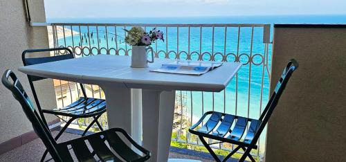 Torre del Mare Apartamento | Mare Infinity