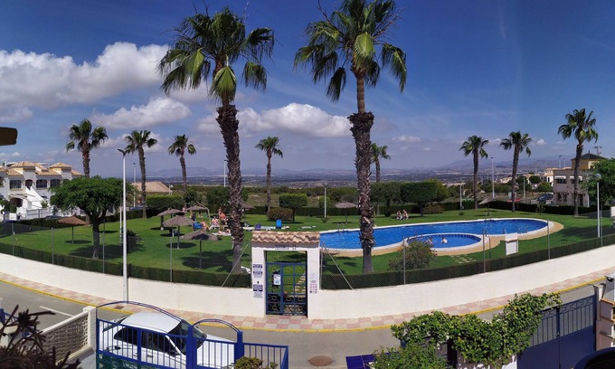 Monte Faro Casa | MAREL, bungalow en urbanización con 3 piscinas y parking privado