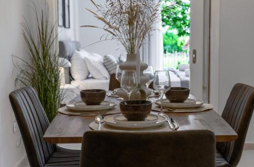 Mytikas Casa | Marelia Garden House