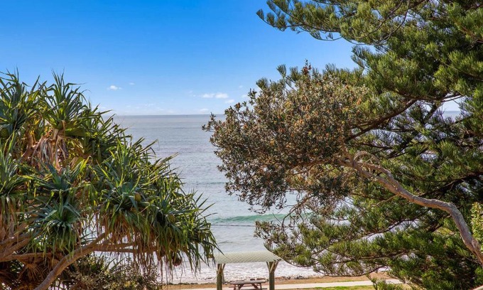 Brooms Head Casa | Marg's - Oceanstays - Oceanfront