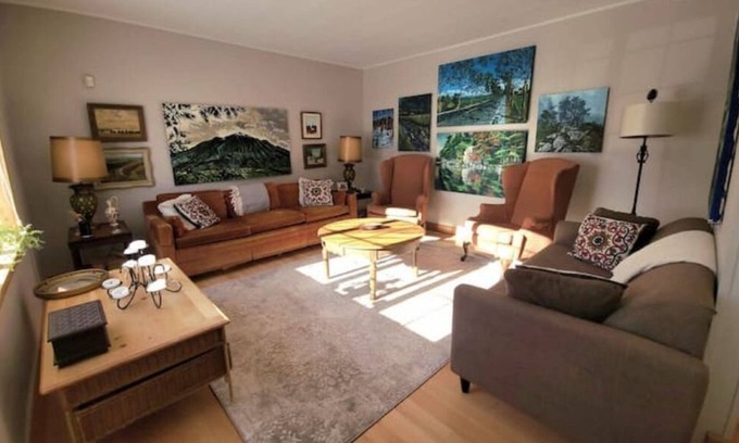 Margate Casa | Margate Homestead 'Art House' w/artist studio/views/beaches/golf/sp.retreat