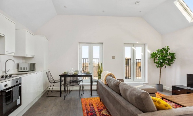 Margate Old Town Apartamento | Margate's Charm in Comfort- 2BR
