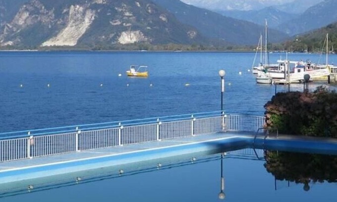 Pallanza Apartamento | Margo 1 apartment in Verbania with lake view