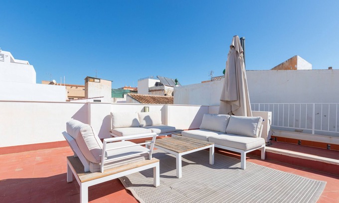 Ciudad Jardin Casa | MARIA TUBAU - Cozy apartment in Malaga - Free Wi-Fi.
