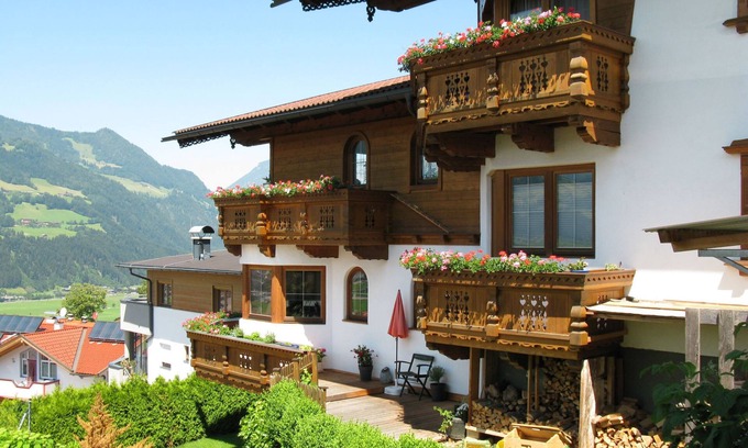 Hart im Zillertal Apartamento | Marianne (FGZ163) by Interhome