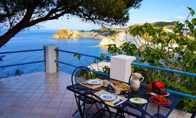 Le Forna Apartamento | Maridea Ponza, La Sirenetta...Detached villa with fantastic sea view