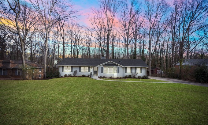 Marietta Casa | Marietta GEM 4-bedroom/3 bed - pet friendly -flexible monthly stays