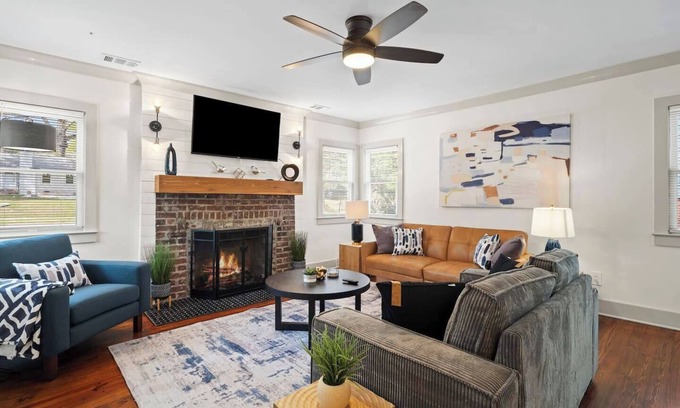 Marietta Casa | Marietta Square Suites - Suite1 - Pool & Fire Pit!