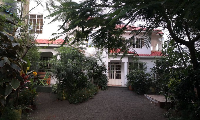 Amboseli Cama Y Desayuno | Marigold Park B&B