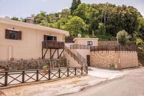 Elos Casa | Marika Traditional Home