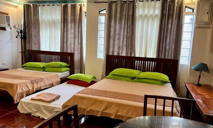 Marikina Casa | MARIKINA 32 sqm Studio for Transients w WiFi 40 inch TV Parking