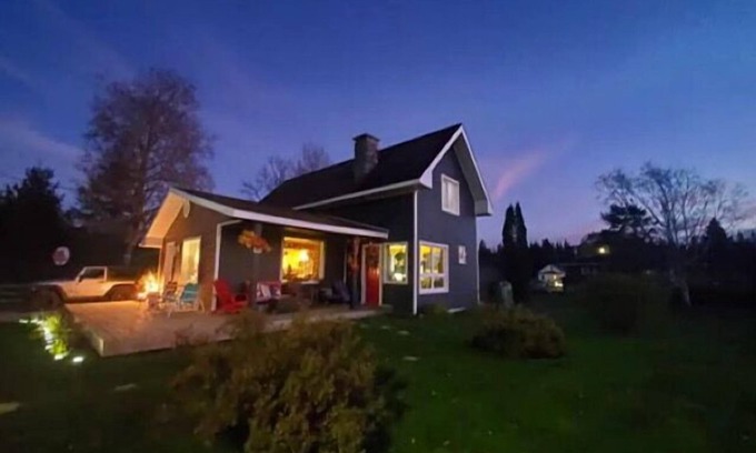 Algoma District Cabaña | Marina Bay House, Beautiful 4 Season Cottage with Amazing Bay Views