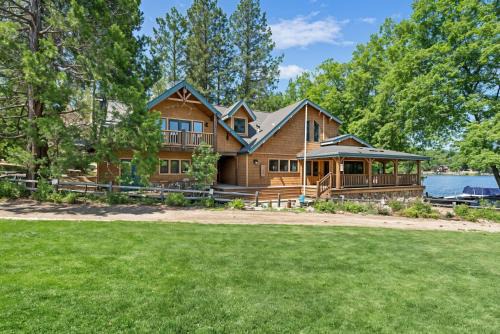 Groveland Casa | Marina Beach Lodge - Lakefront Home on Beach! home
