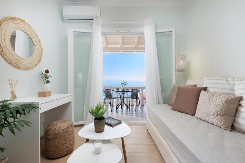 Ipsos Apartamento | Marina Beachfront Apartment by Konnect, Ipsos
