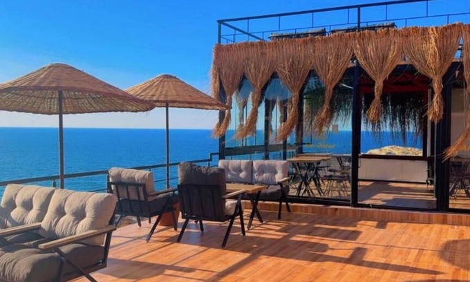 Karaburun Koyu Cama Y Desayuno | Marina Fener