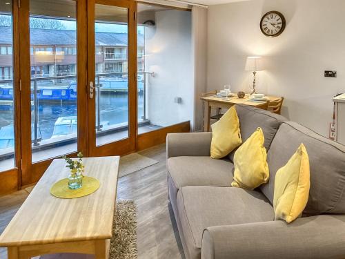 Tewitfield Casa | Marina Haven