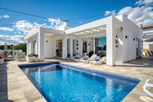 Urbanitzacio la Fustera Casa | Marina Luah