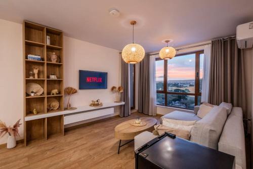 Varna Apartamento | Marina Varna Apartment-2BDR at South Bay Complex