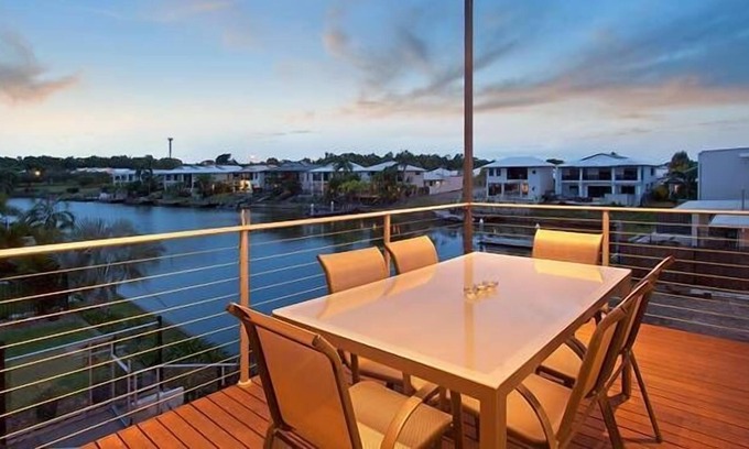Bayview Casa | Marina Views Townhouse