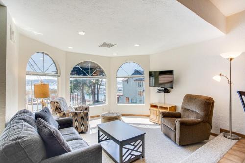 Historic Bayfront Casa | Marina Views! Watch the Boats! Walk to Everything! Unit 3